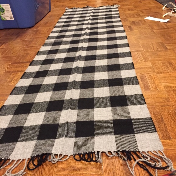 Roots Scarf - Picture 5 of 5